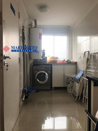 IMPECABLE DEPARTAMENTO 3 AMBIENTES CON COCHERA EN BERNAL