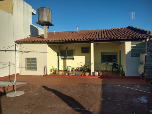 CONSTRUCCION LOCAL Y VIVIENDA MULTIFAMILIAR SOBRE LOTE 10x49