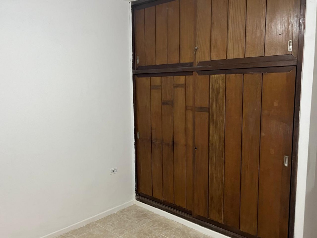 CASA 3 AMBIENTES c/ COCHERA, PATIO y TERRAZA