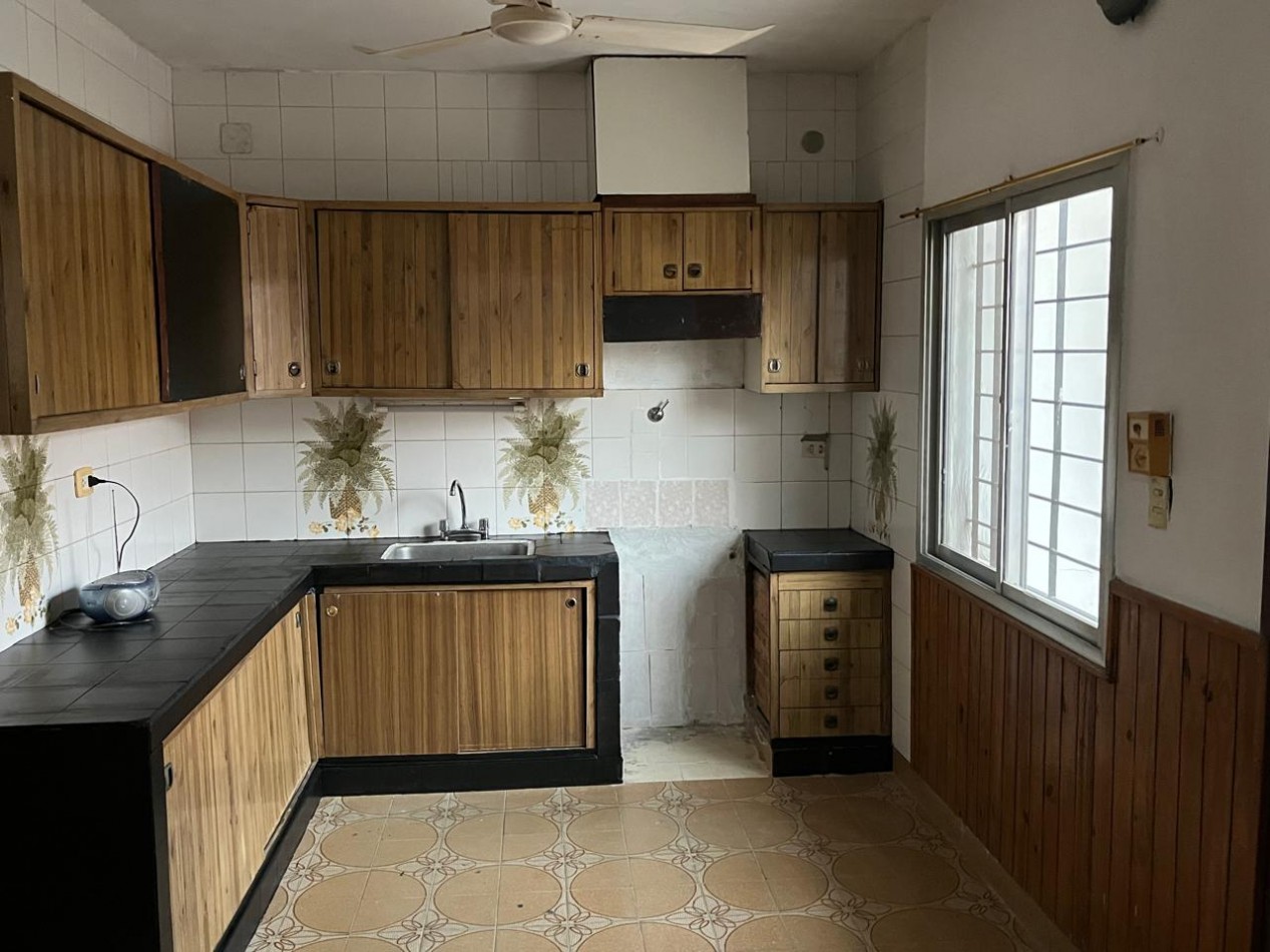 CASA 3 AMBIENTES c/ COCHERA, PATIO y TERRAZA