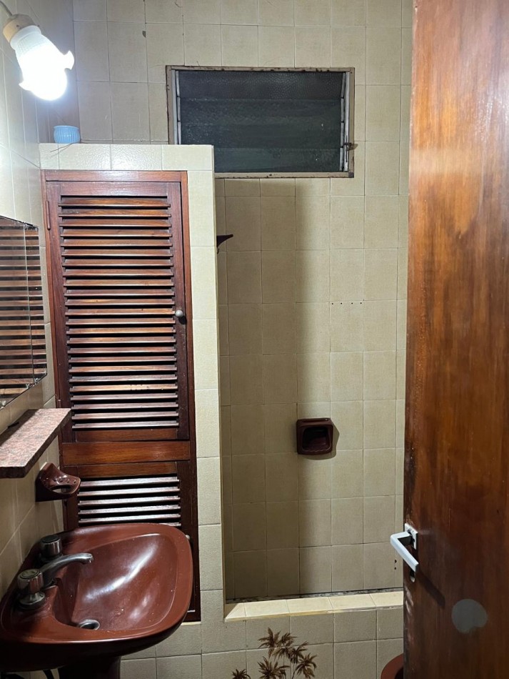 CASA 3 AMBIENTES c/ COCHERA, PATIO y TERRAZA