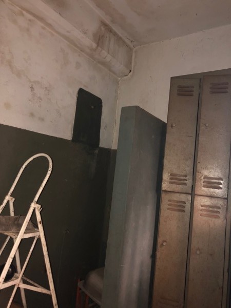 Amplio Galpon sobre calle Necochea