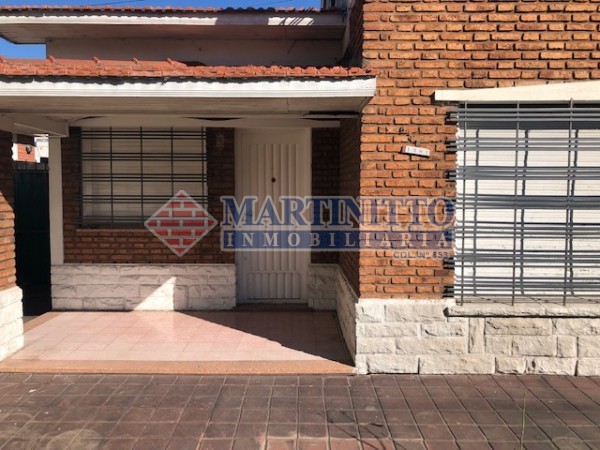 ALQUILER CASA 4 AMBIENTES Y TERRENO BERAZATEGUI CENTRO