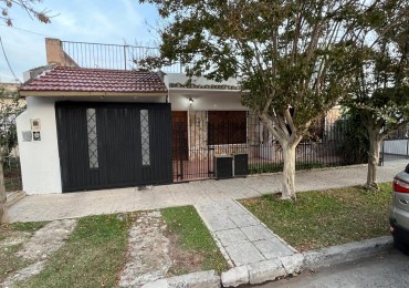 CASA 3 AMBIENTES c/ COCHERA, PATIO y TERRAZA